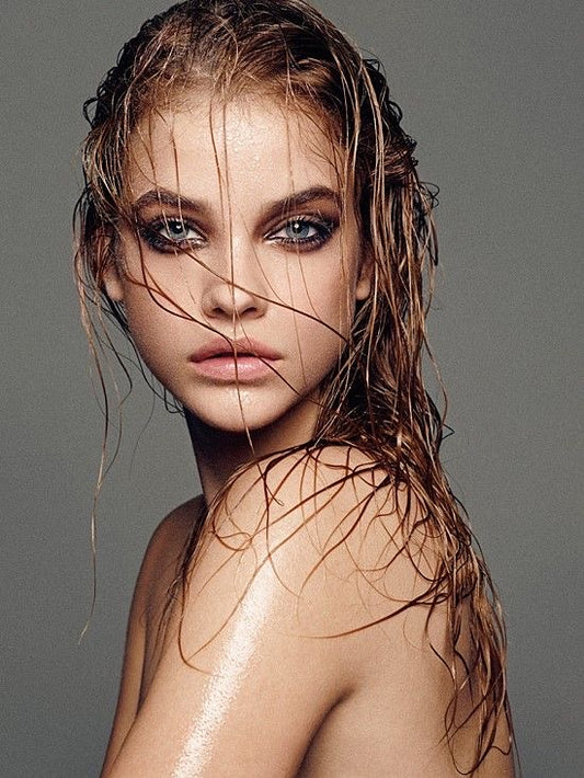 WET-LOOK HAIR RUNWAY APPROVED