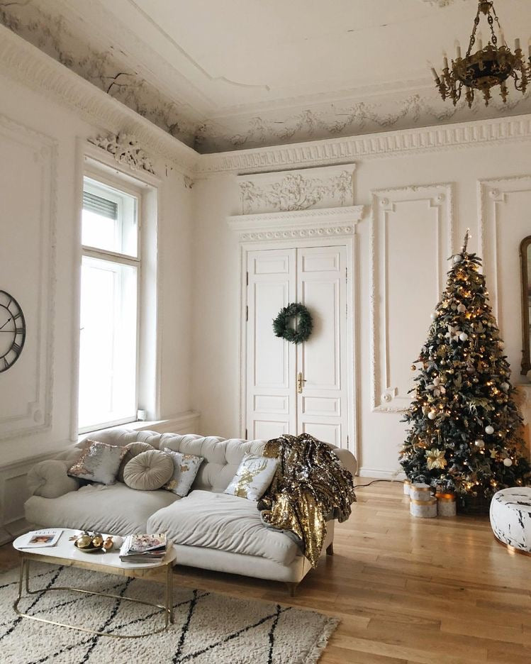 CHRISTMAS ORNAMENTS: HANDLE WITH CARE – DARLING