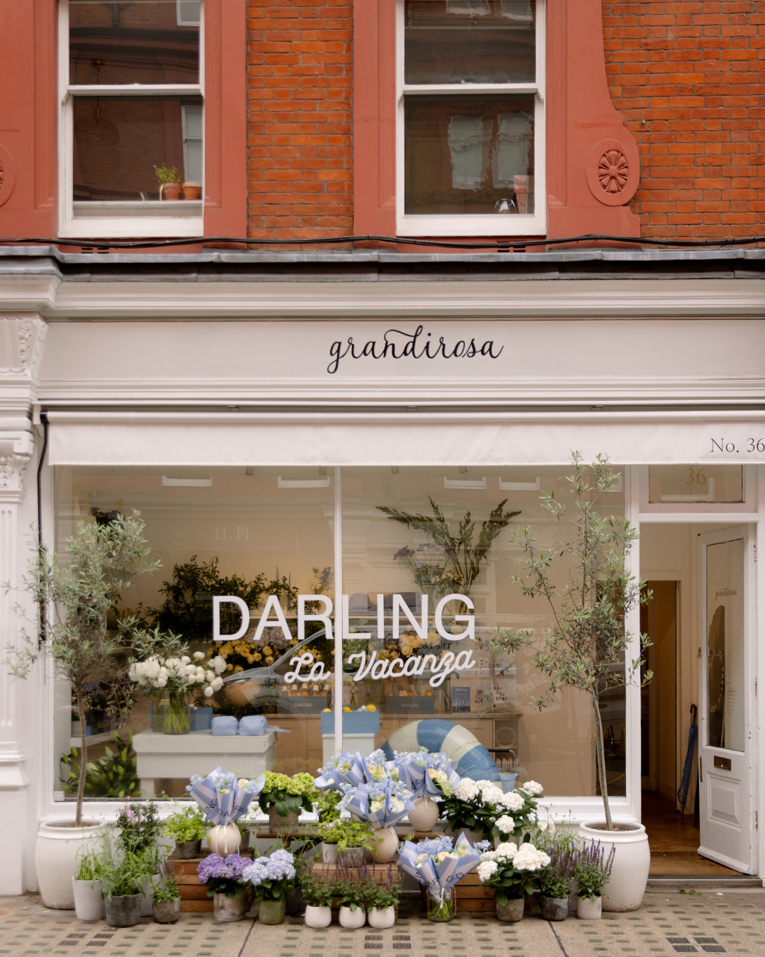 La Vacanza Lands in London