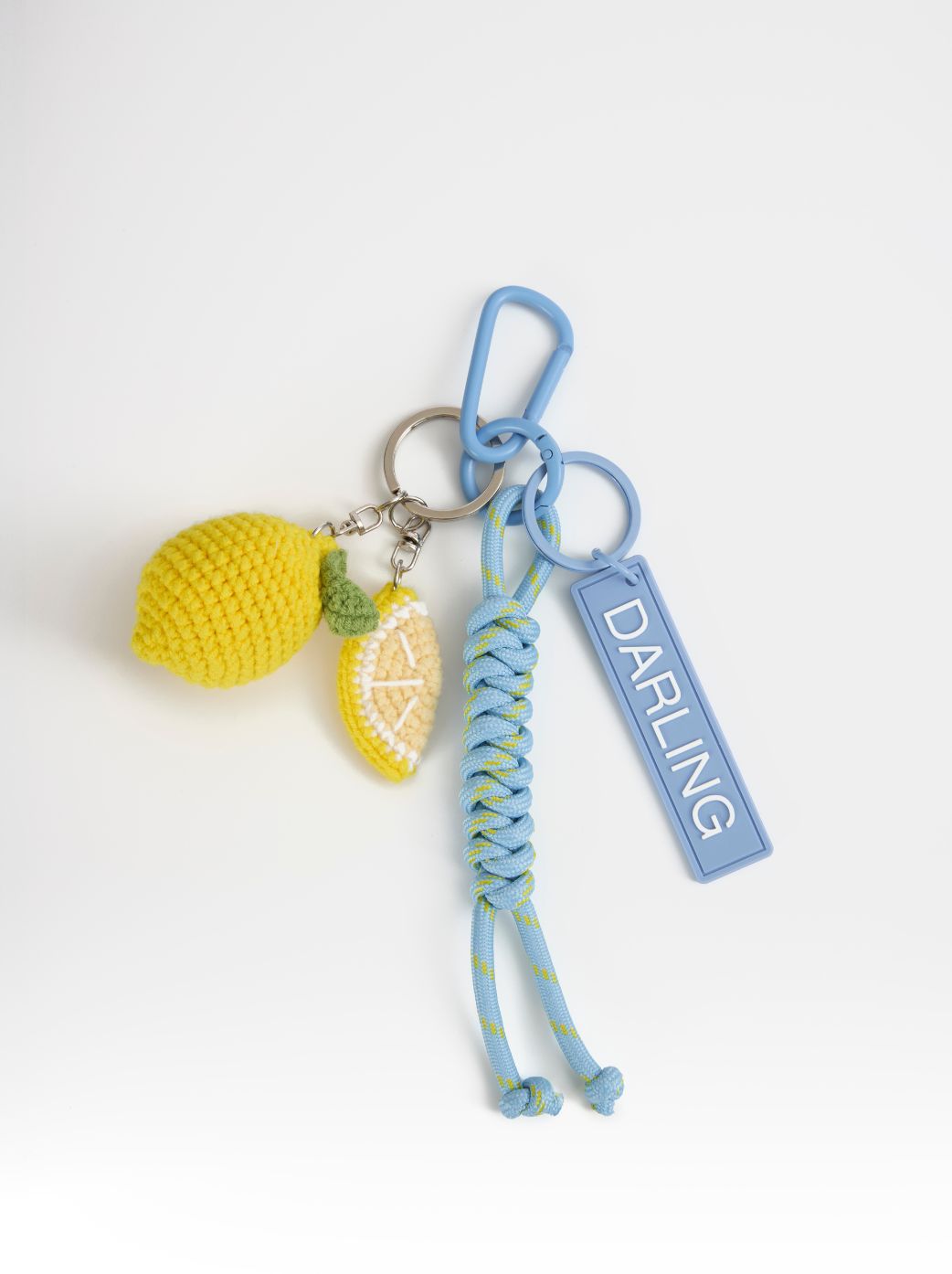 La Dolce Vita Charm: Un Raggio di Sole in Miniatura